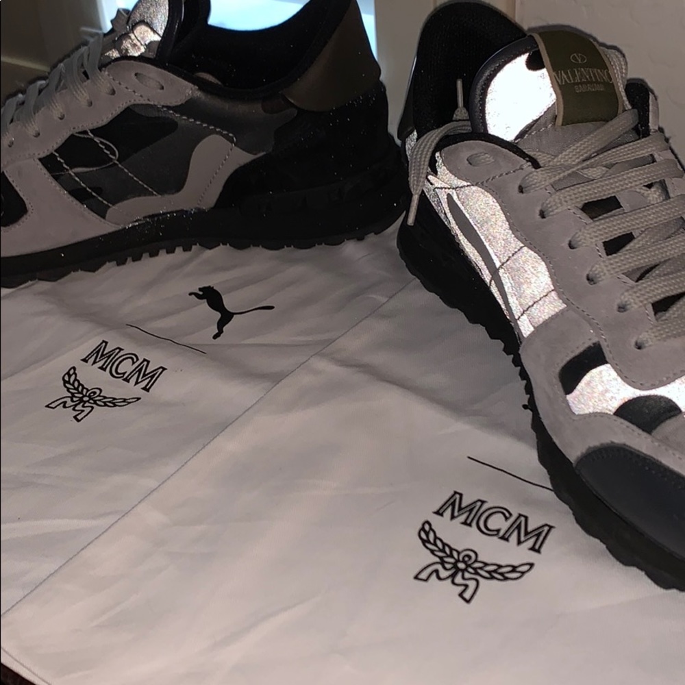 In Very Good Condition Does Not Come With A Box - image 3